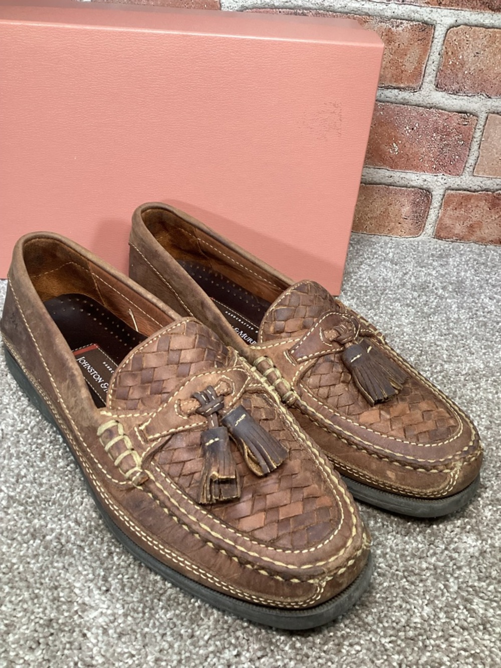 Johnston & Murphy Mens tassel loafers size 9.5